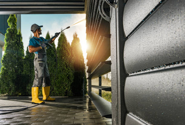 Why Choose Our Pressure Washing Services in Florida